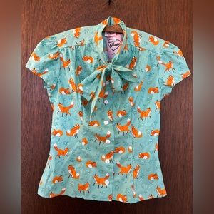 Heart of Haute Estelle Blouse: Retro Fox Print